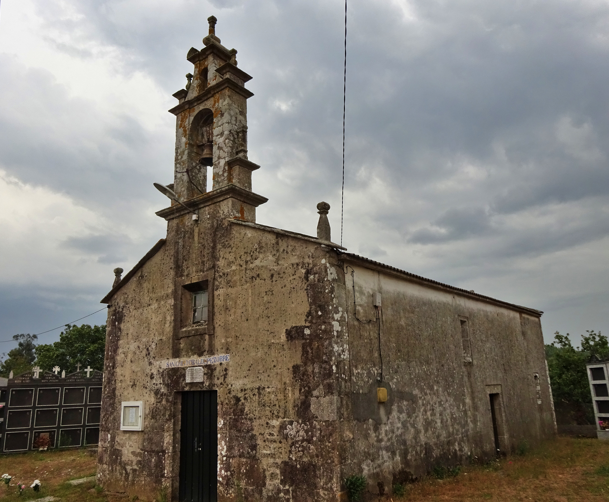 Igrexa parroquial de San Cristovo de Pezobre